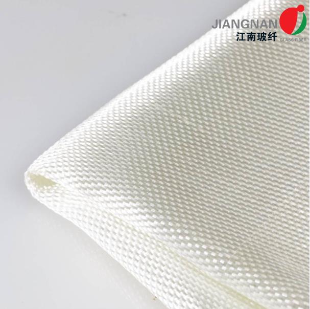 無堿3784工業(yè)級(jí)耐高溫良性隔熱防火玻璃纖維布